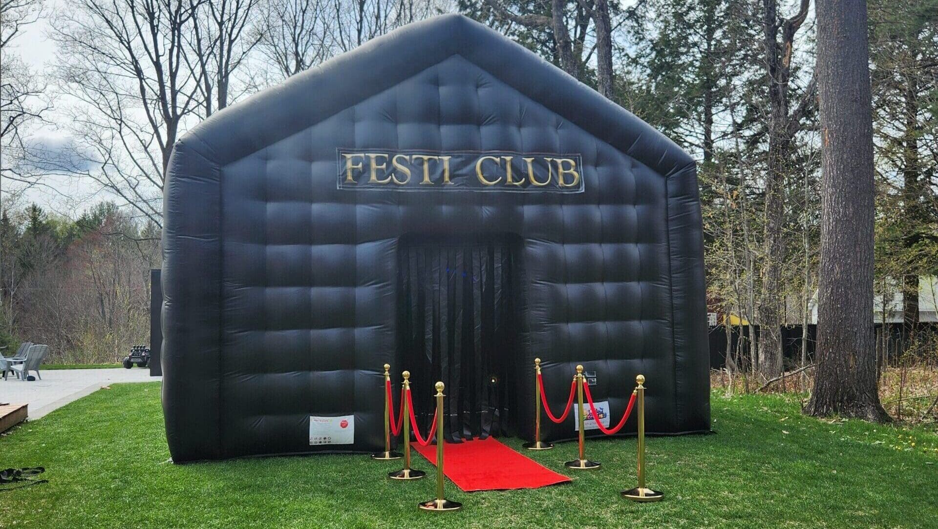 Boîte de nuit gonflable